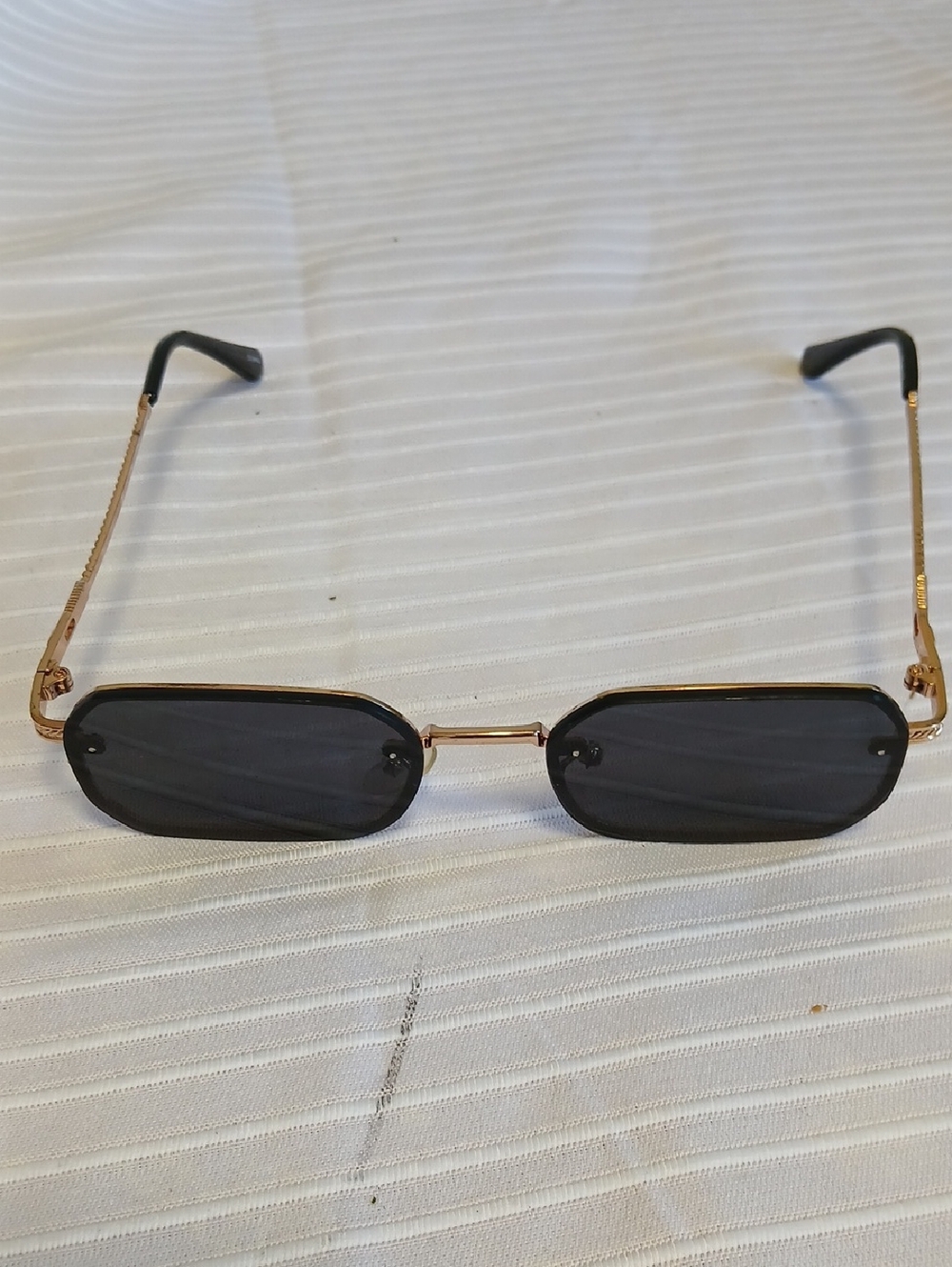 Men's Gold Frame Sunglasses with Black Lenses